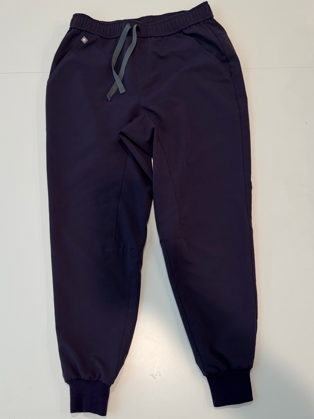 FIGS Men’s Tansen Jogger 2.0 Scrub Pants Small Short Purple Shadow